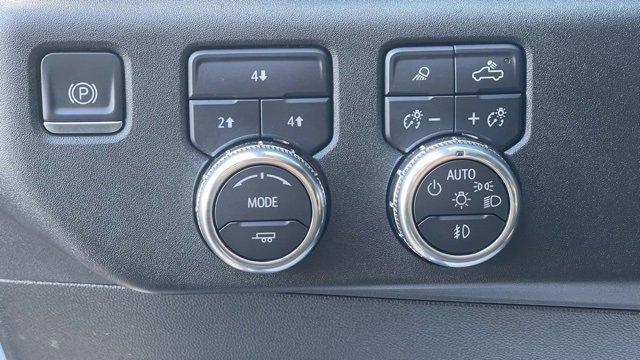 Used 2024 GMC Sierra 3500 SLE w/ SLE Convenience Package image 15