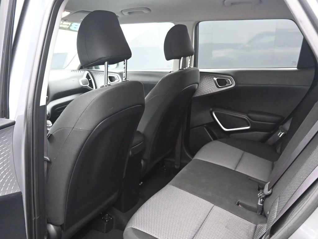 Used 2025 Kia Soul LX w/ LX Technology Package image 19