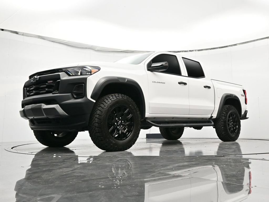 Certified 2024 Chevrolet Colorado Trail Boss w/ Advanced Trailering Package image 37