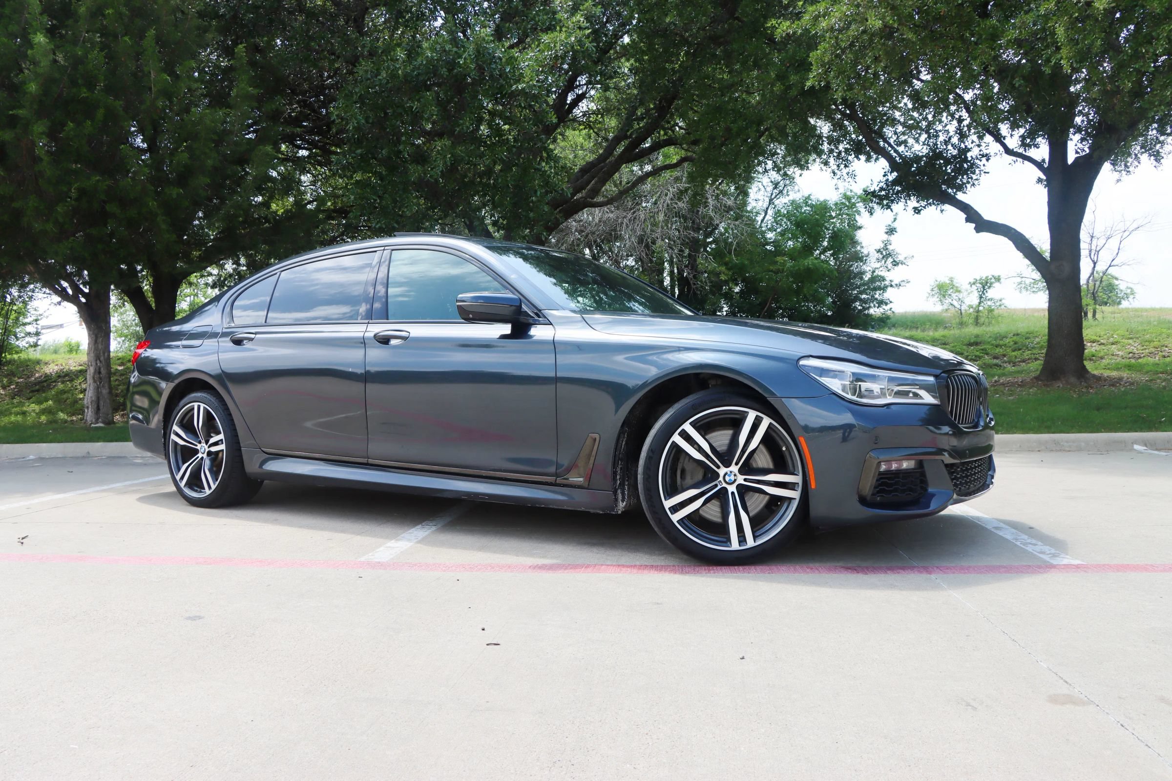 Used 2019 BMW 750i w/ Executive Package RWD video 1