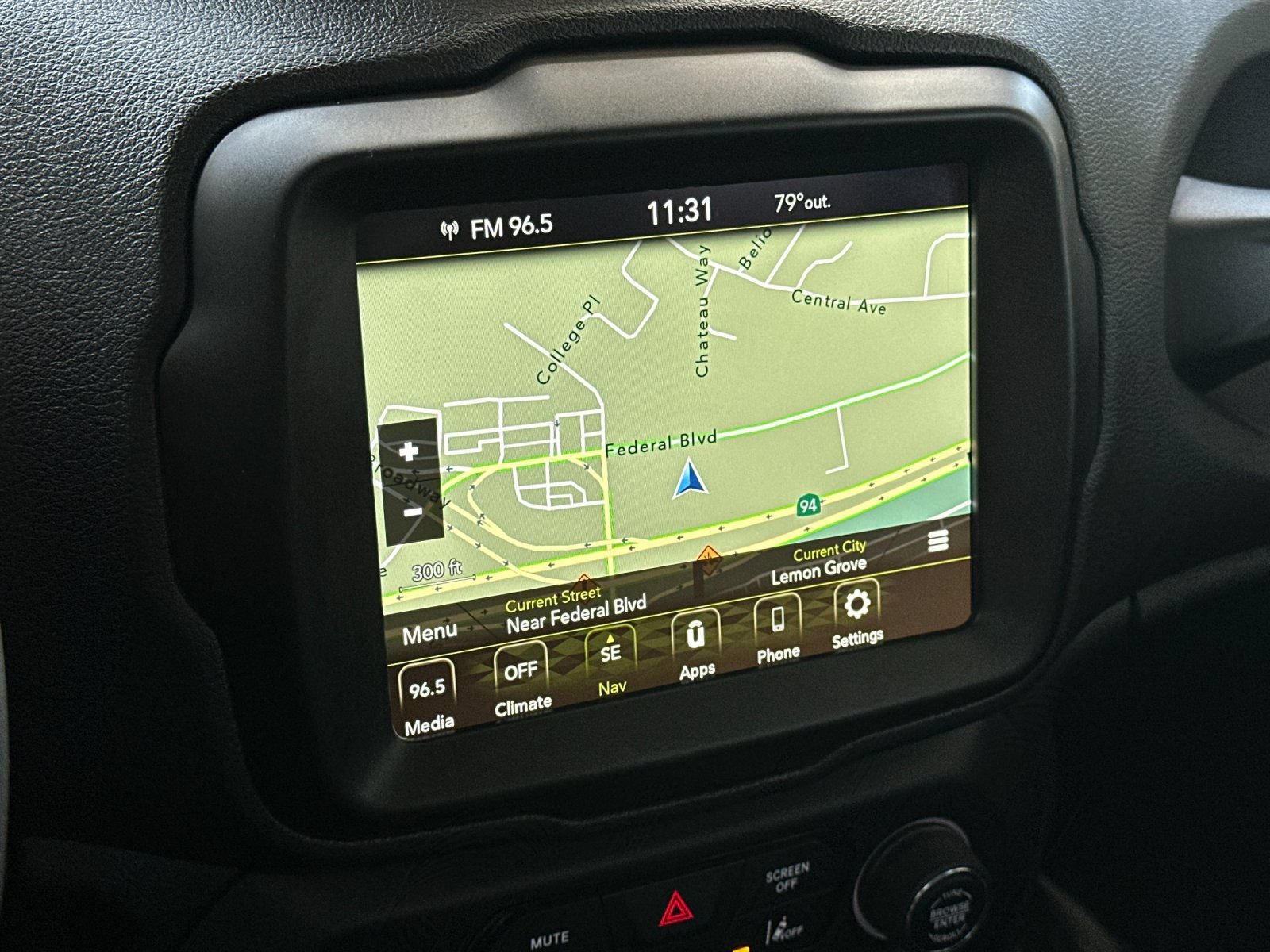 Used 2022 Jeep Renegade Latitude AWD/4WD image 17