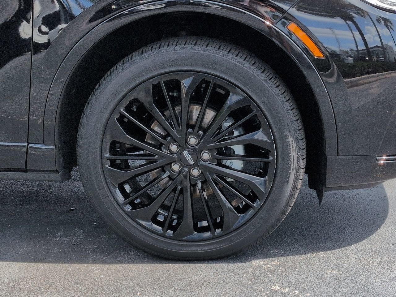 Certified 2025 Lincoln Corsair Reserve w/ Jet Appearance Package FWD image 11