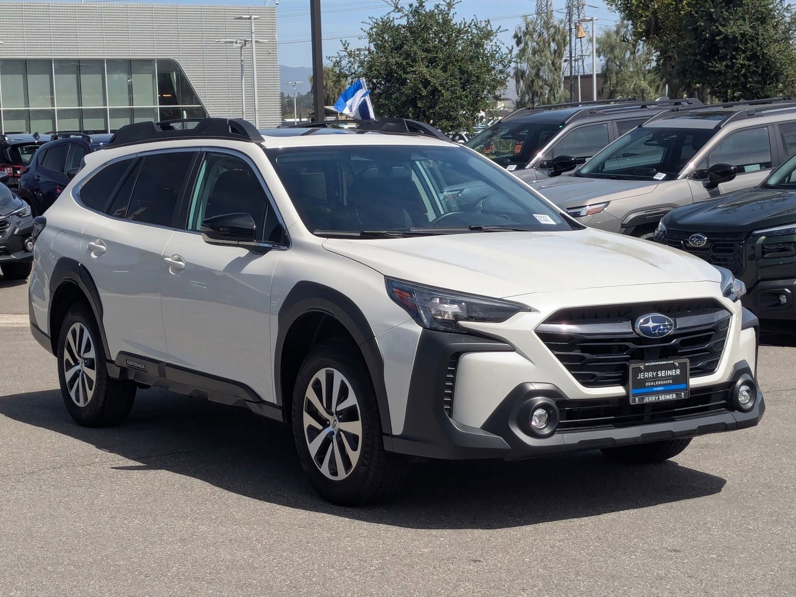 Used 2025 Subaru Outback Premium image 7