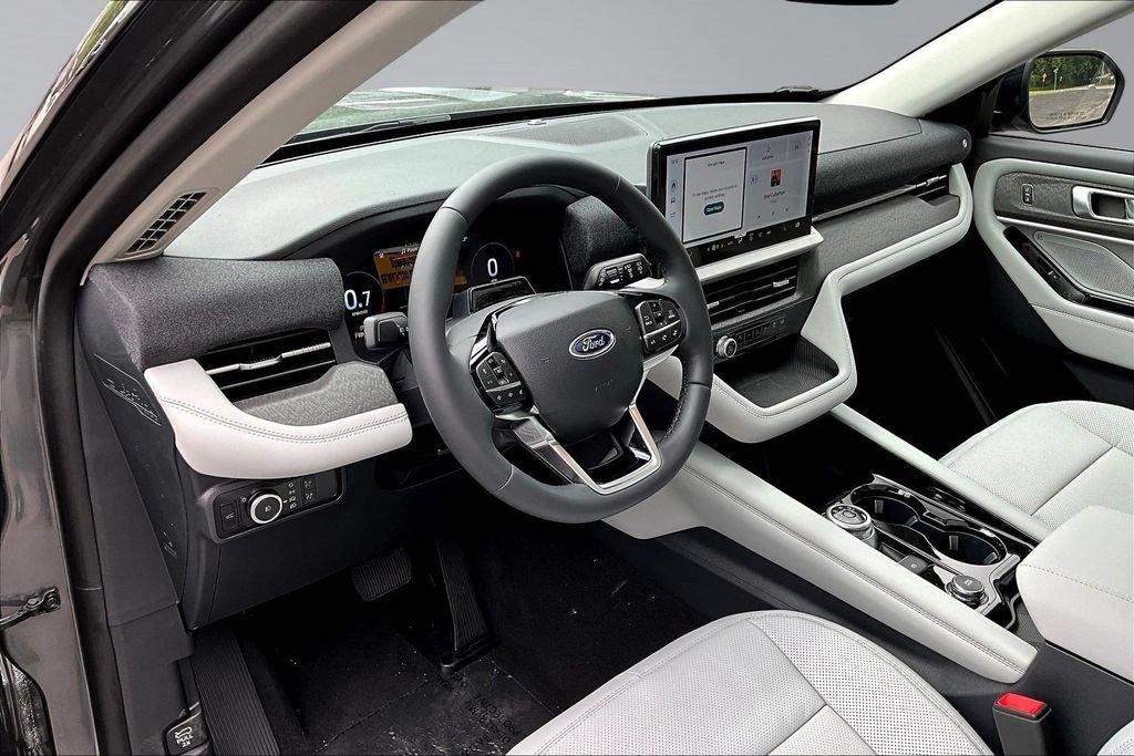 New 2026 Ford Explorer Platinum w/ LUX Leather Package AWD/4WD image 7