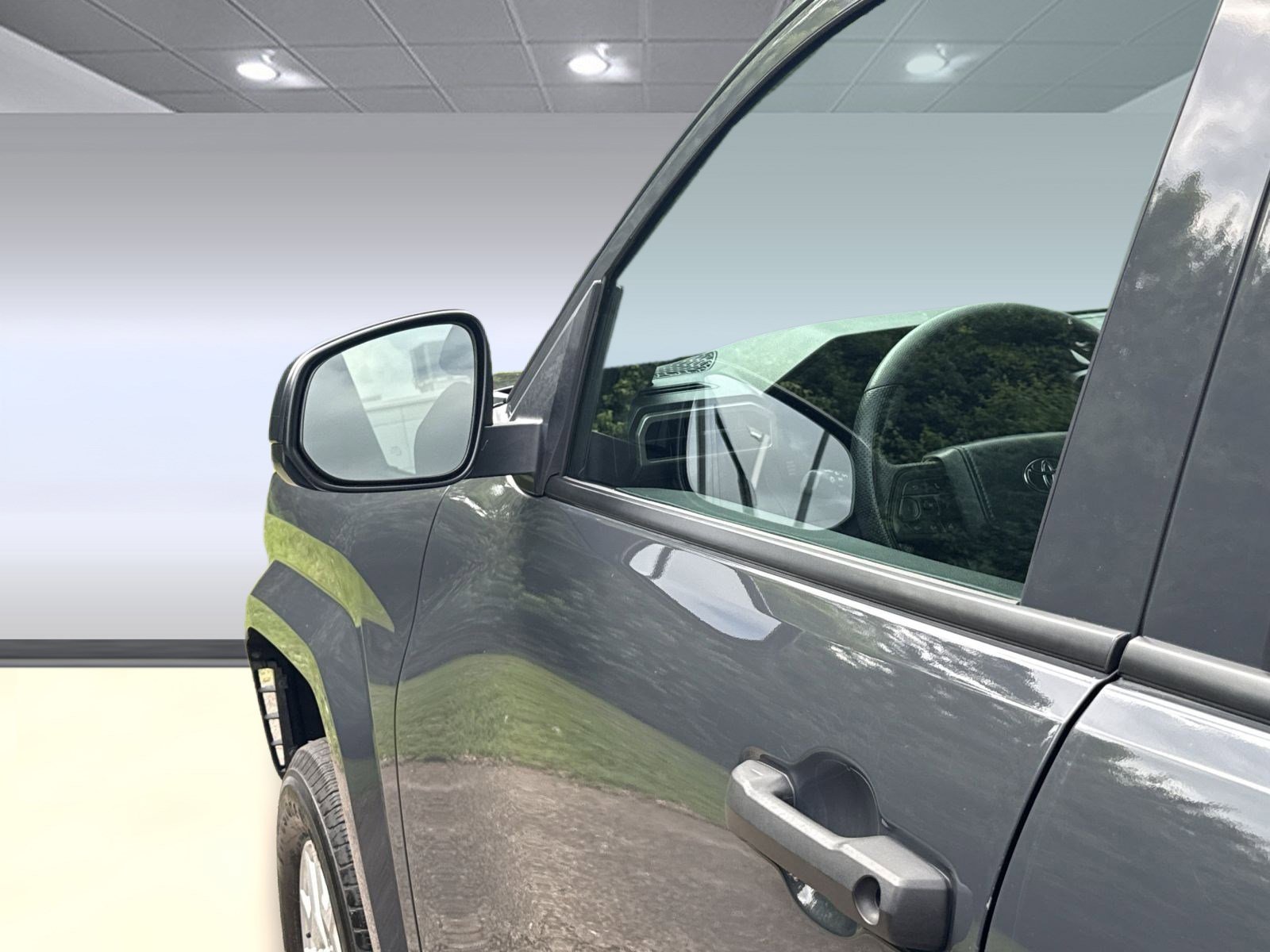Used 2024 Toyota Tacoma SR RWD image 5