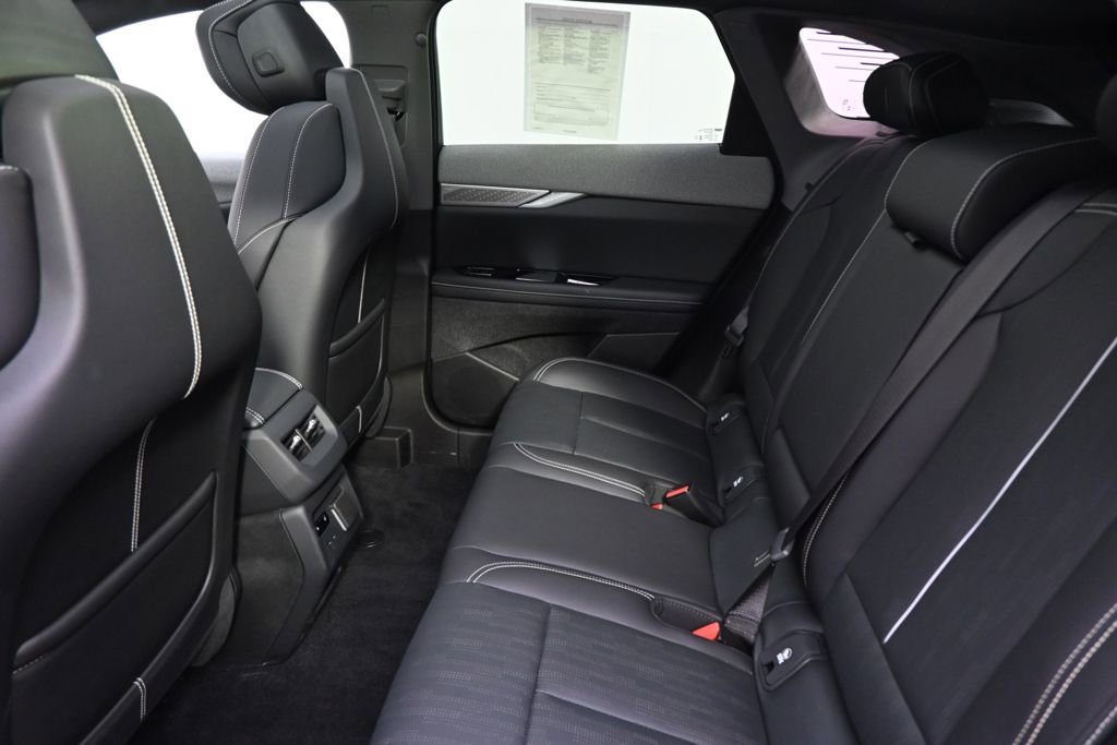 Certified 2025 Cadillac Optiq Luxury 2 w/ LPO, Floor Liner Package AWD/4WD image 21