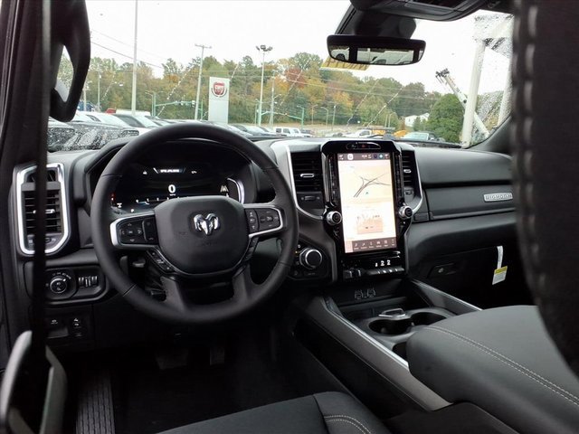 New 2026 RAM 1500 4x4 Crew Cab image 12