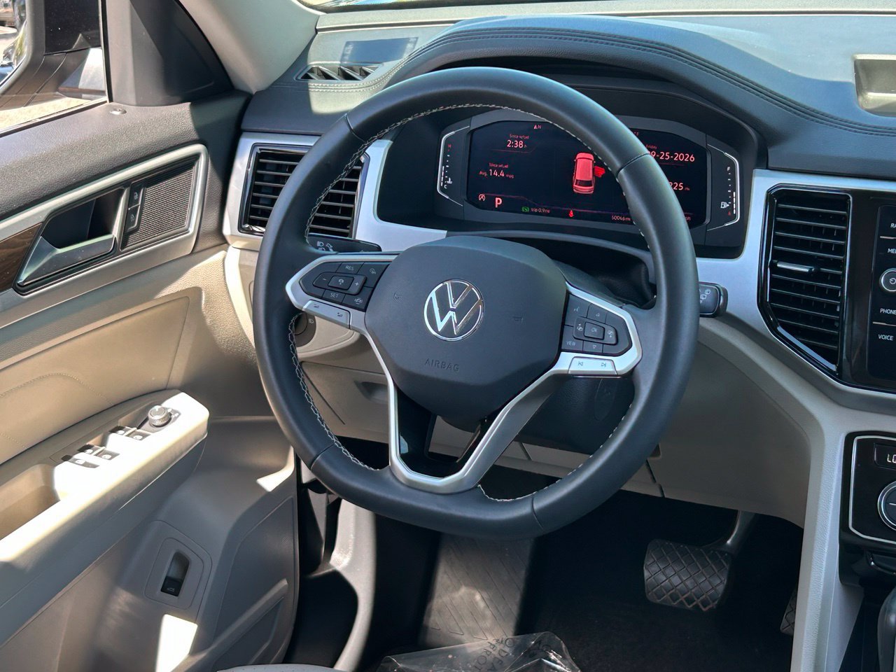 Used 2023 Volkswagen Atlas SE w/ Black Wheel Package AWD/4WD image 18