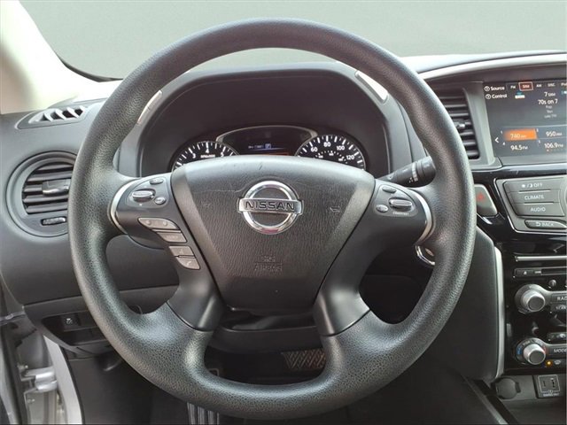 Used 2020 Nissan Pathfinder S image 17