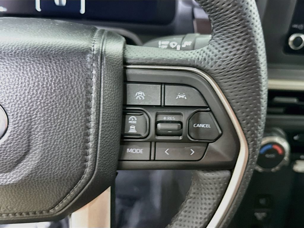 Certified 2025 Toyota Tacoma TRD Off-Road AWD/4WD image 22