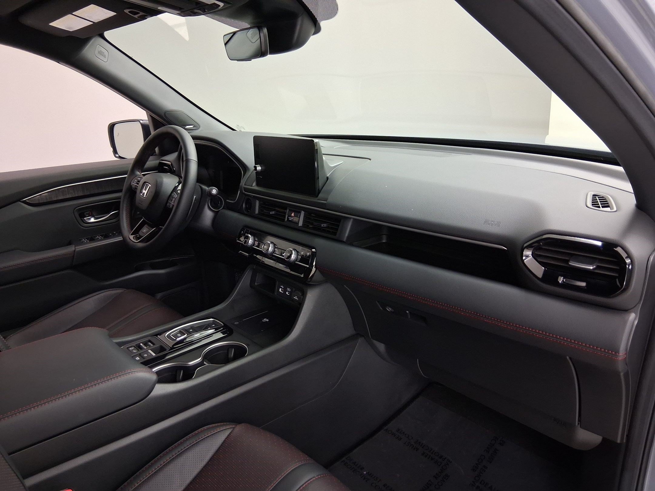 Used 2025 Honda Pilot Black Edition image 38