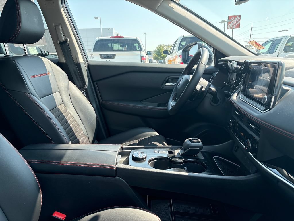 Used 2025 Nissan Rogue SV w/ Rock Creek Premium Package AWD/4WD image 8