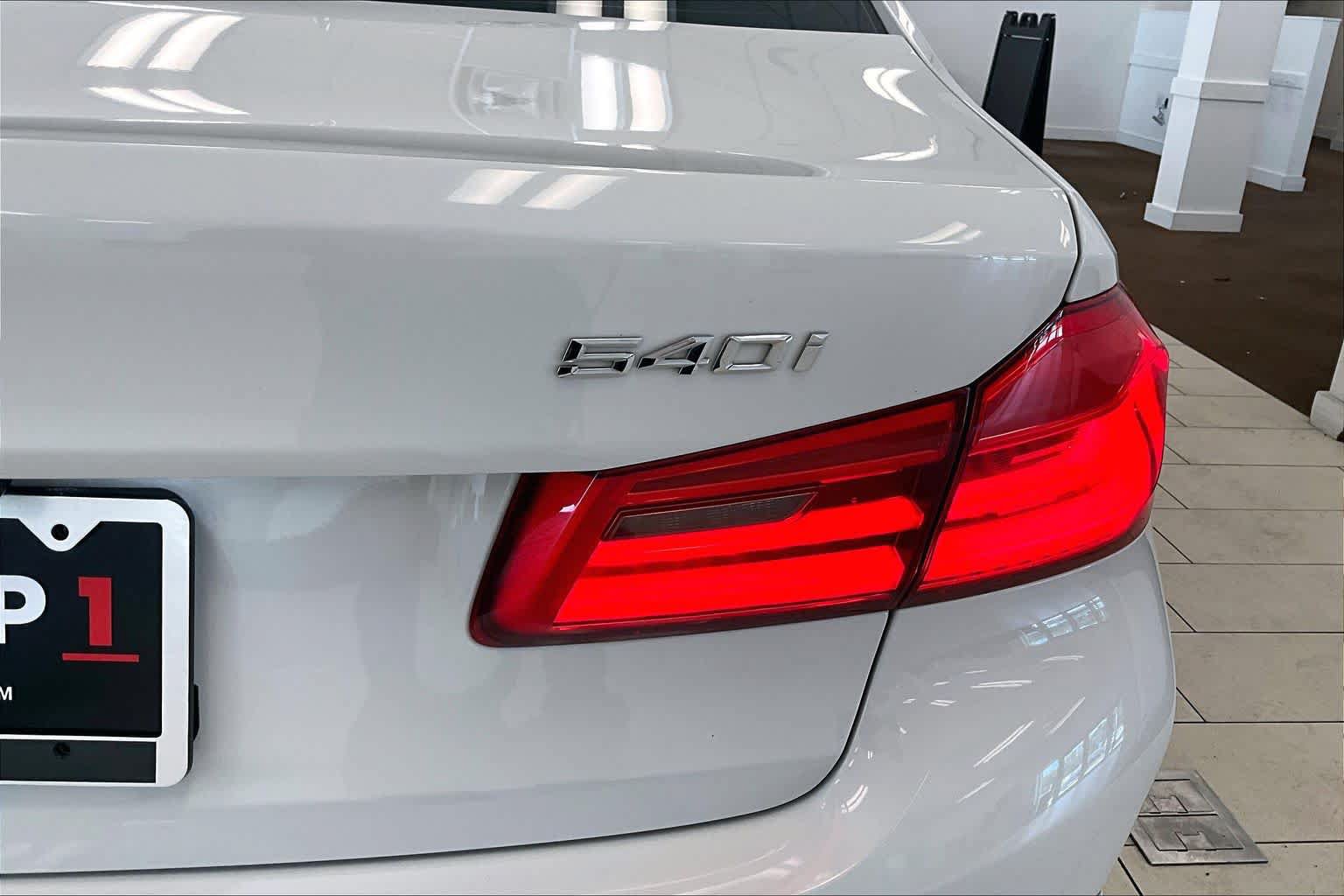 Used 2019 BMW 540i w/ Convenience Package RWD image 28