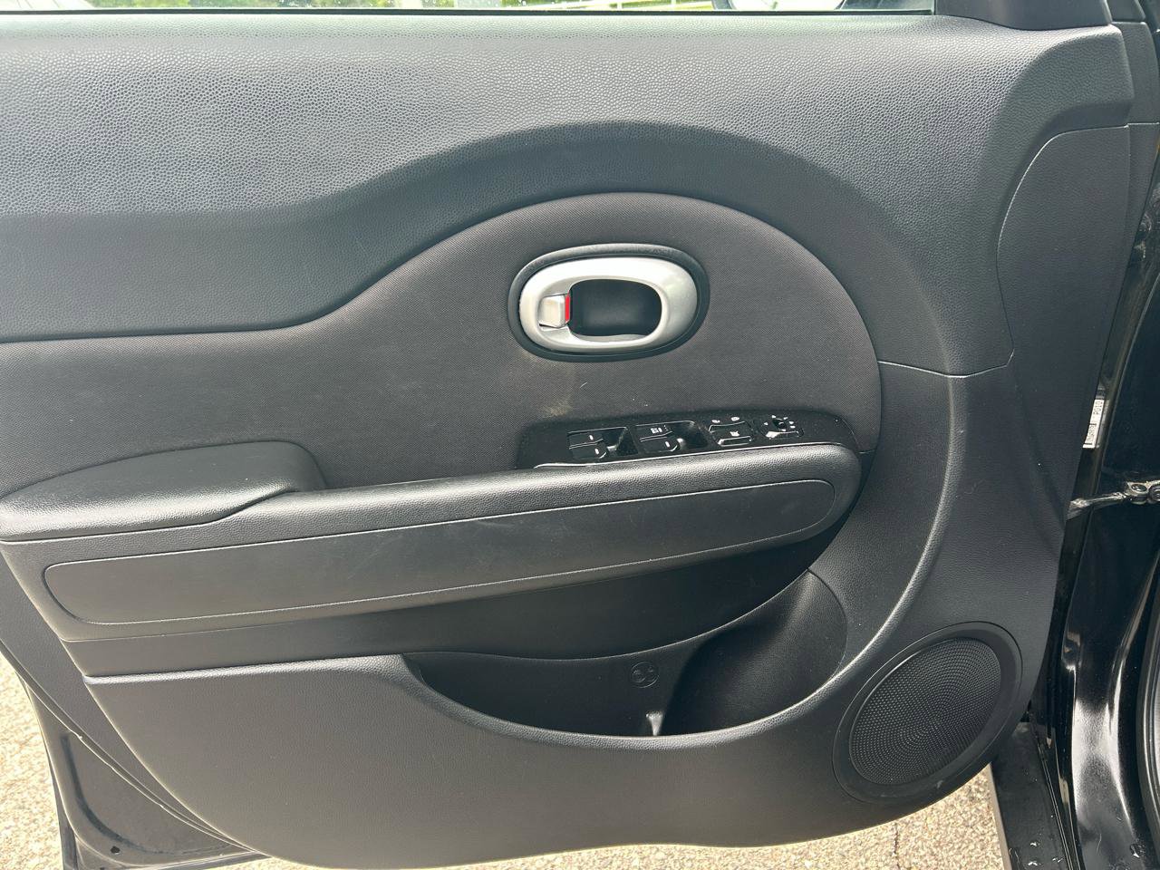 Used 2015 Kia Soul FWD image 8
