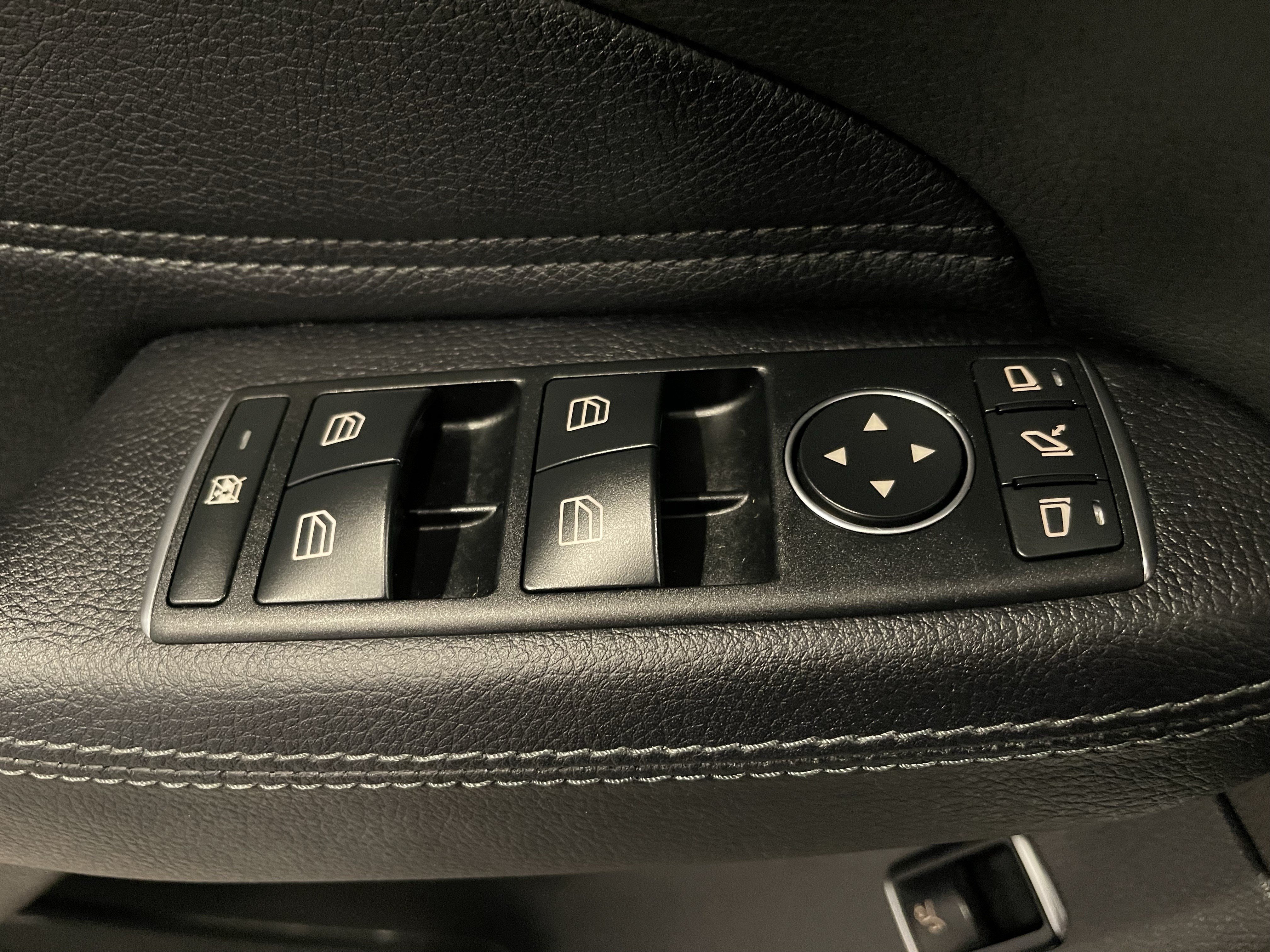 Used 2019 Mercedes-Benz GLE 400 4MATIC image 11