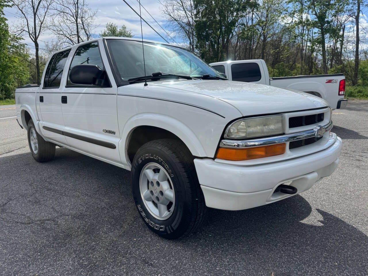 Used 2004 Chevrolet S10 Pickup LS AWD/4WD image 4