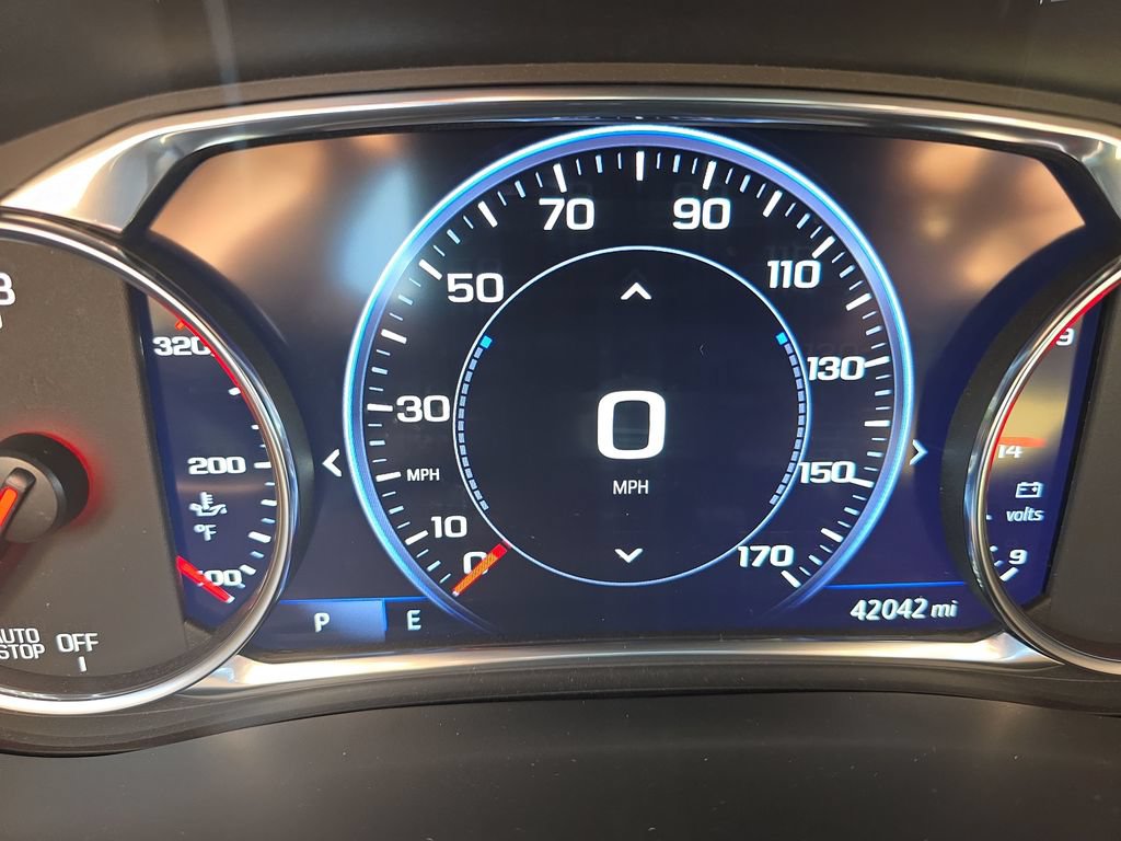 Used 2023 Chevrolet Traverse Premier FWD image 18