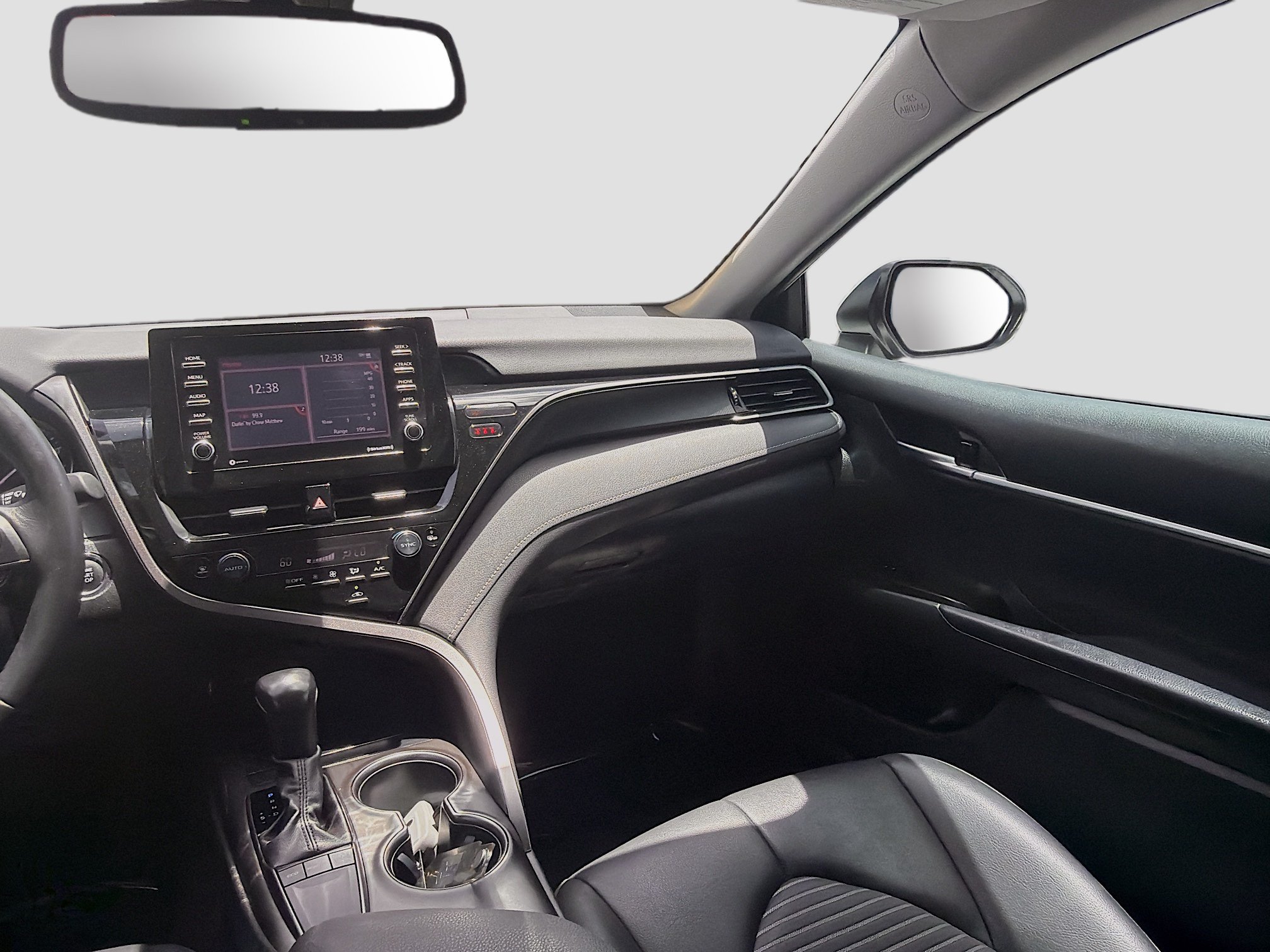 Used 2022 Toyota Camry SE w/ Convenience Package FWD image 21