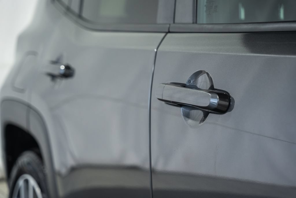 Certified 2018 Jeep Renegade Latitude AWD/4WD image 14