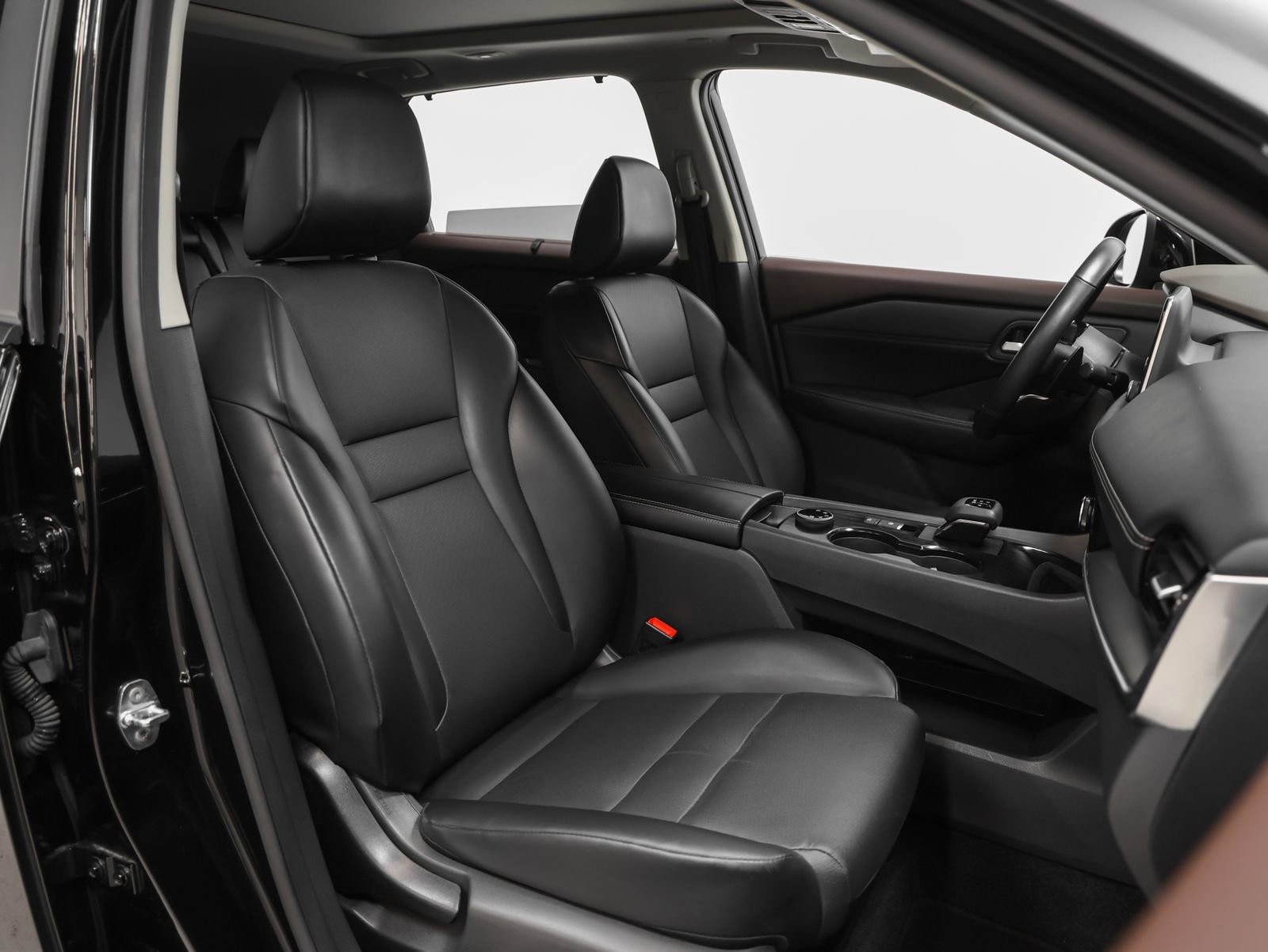 Used 2022 Nissan Rogue SV w/ SV Premium Package image 20