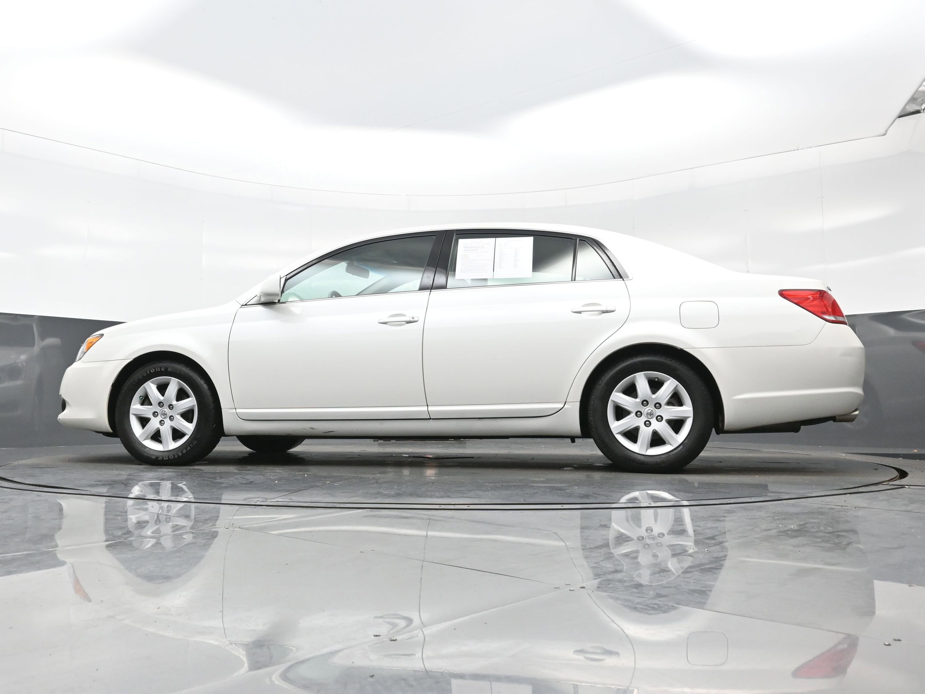 Used 2010 Toyota Avalon XL FWD image 25