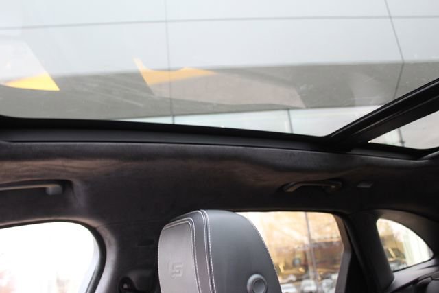 Used 2020 Jaguar F-PACE S image 22