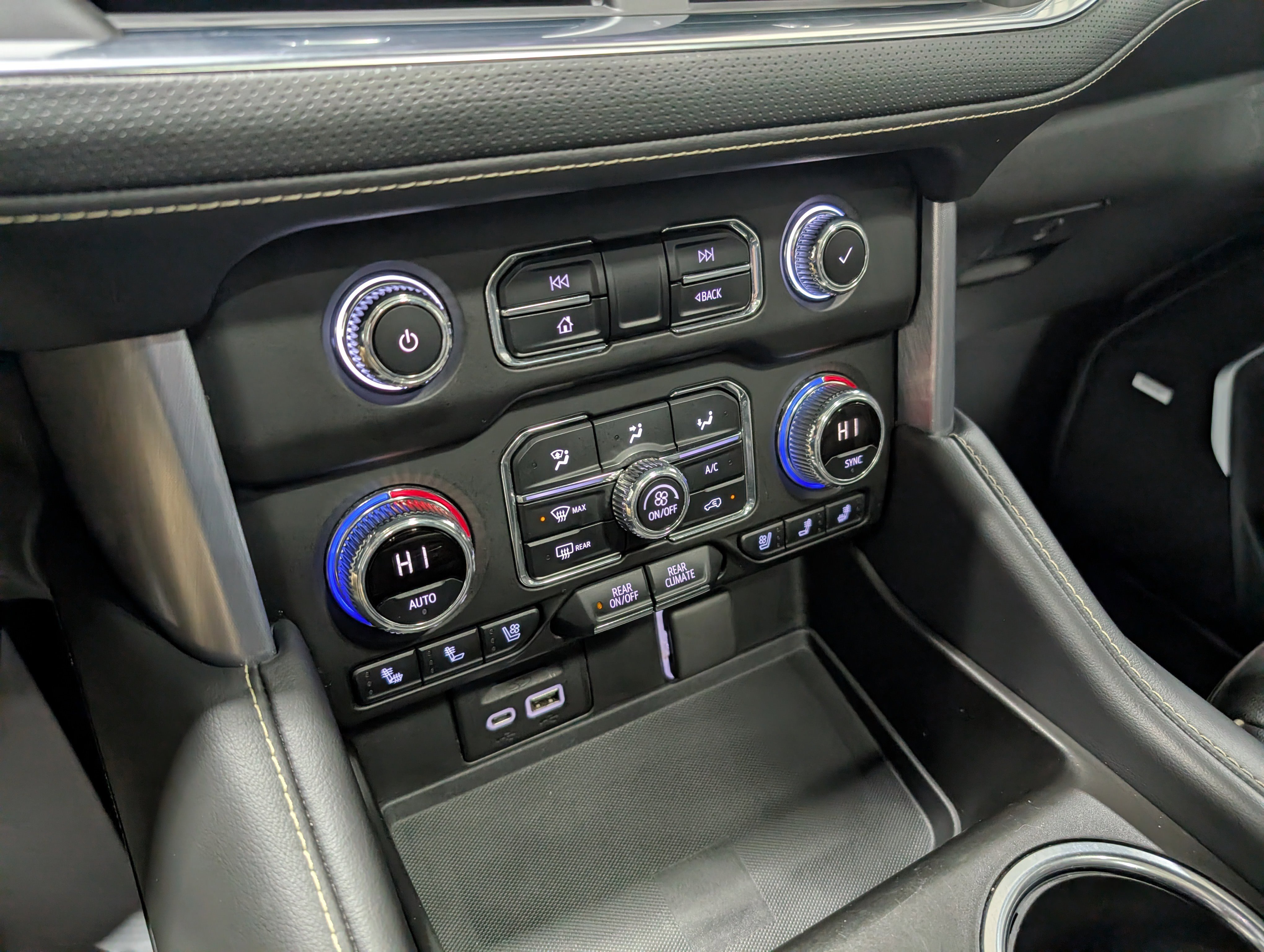 Used 2021 GMC Yukon XL SLT image 30