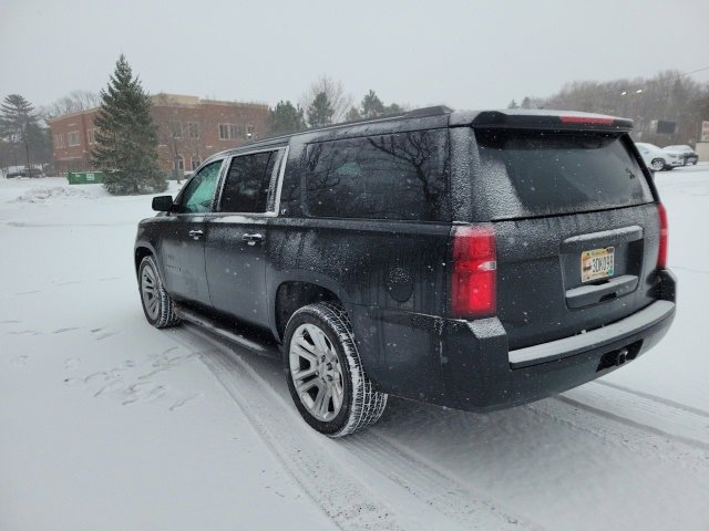 Used 2020 Chevrolet Suburban LT w/ Luxury Package image 25