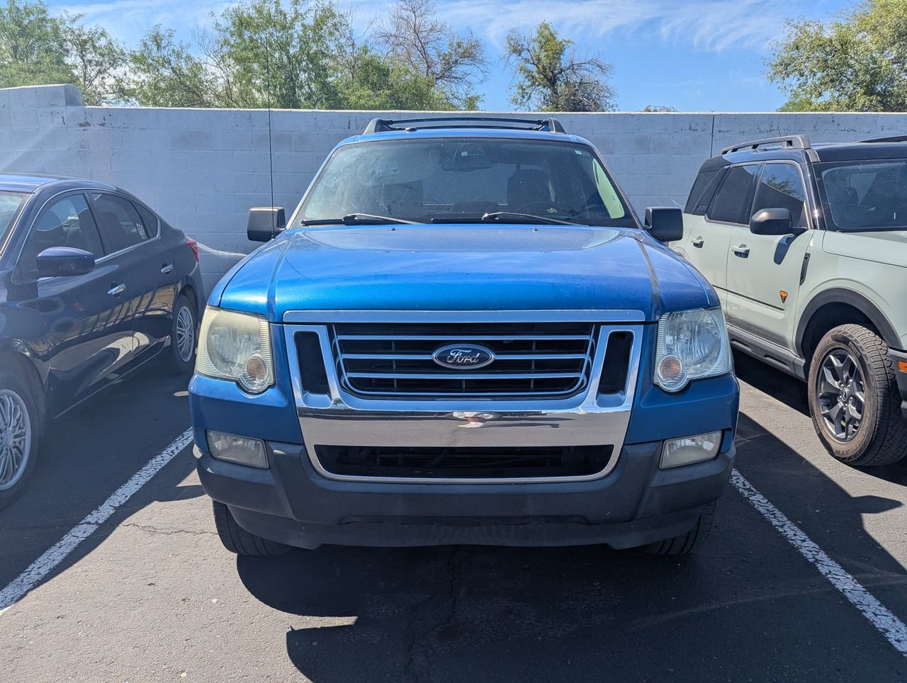 Used 2010 Ford Explorer Sport Trac XLT image 3