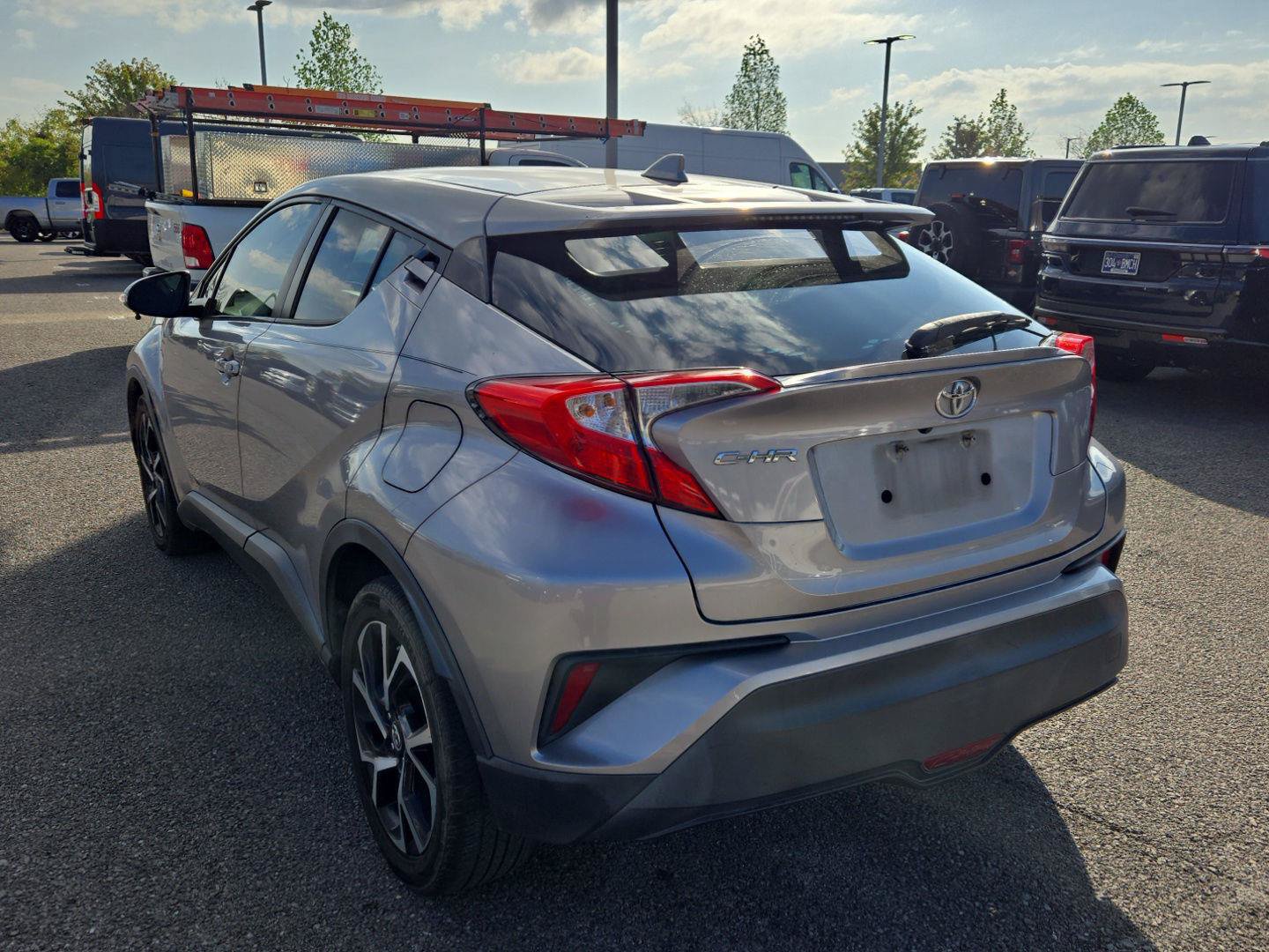 Used 2018 Toyota C-HR XLE FWD image 5