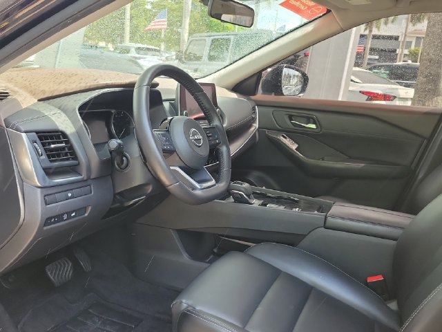 Used 2023 Nissan Rogue SV w/ SV Premium B Package FWD image 15