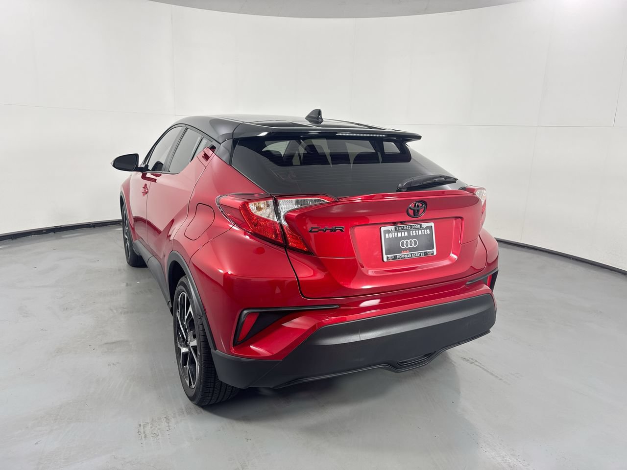Used 2020 Toyota C-HR XLE FWD image 6