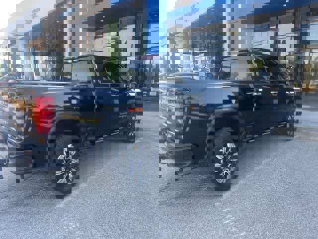 Used 2024 GMC Sierra 3500 Denali w/ Technology Package image 9