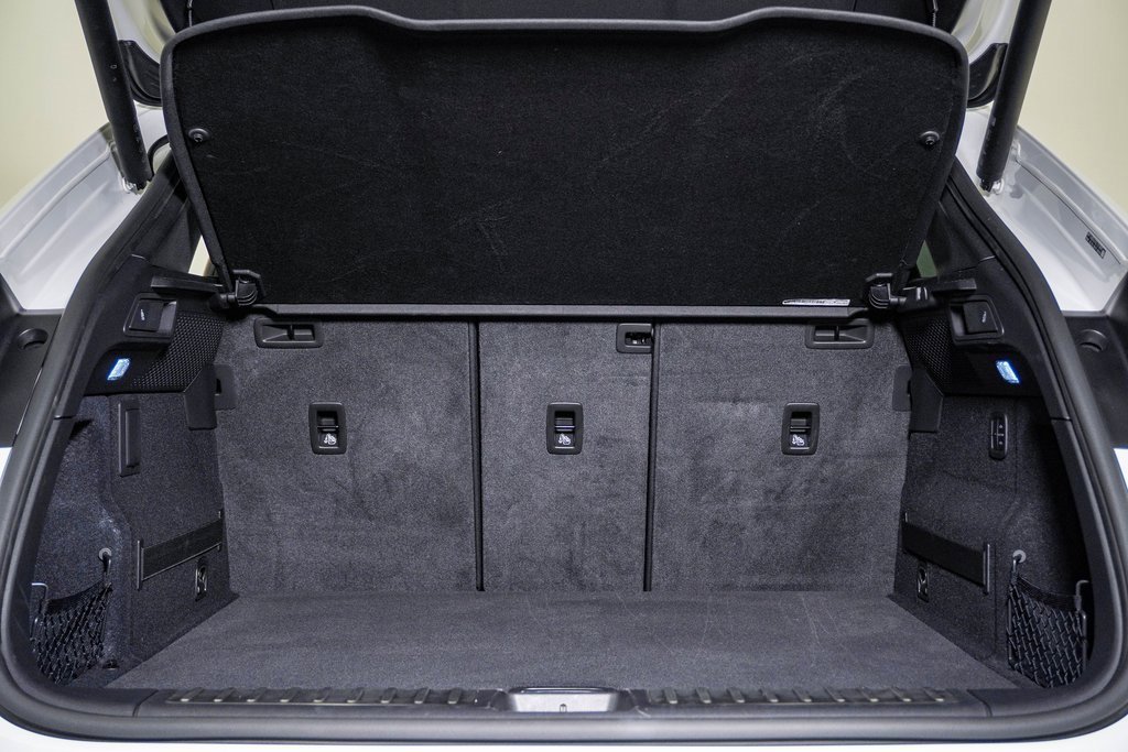 Certified 2025 Porsche Macan 4S Electric image 28