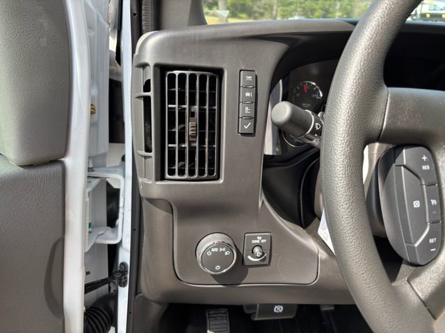 New 2024 Chevrolet Express 4500 w/ Power Convenience Package RWD image 23