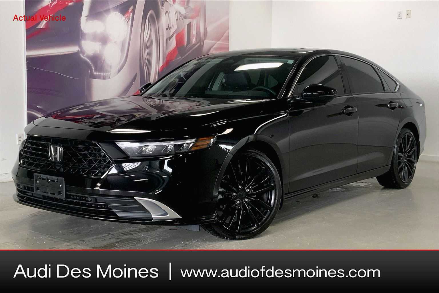 Used 2023 Honda Accord Touring image 1