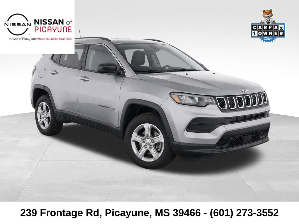 Used 2023 Jeep Compass Sport AWD/4WD image 2
