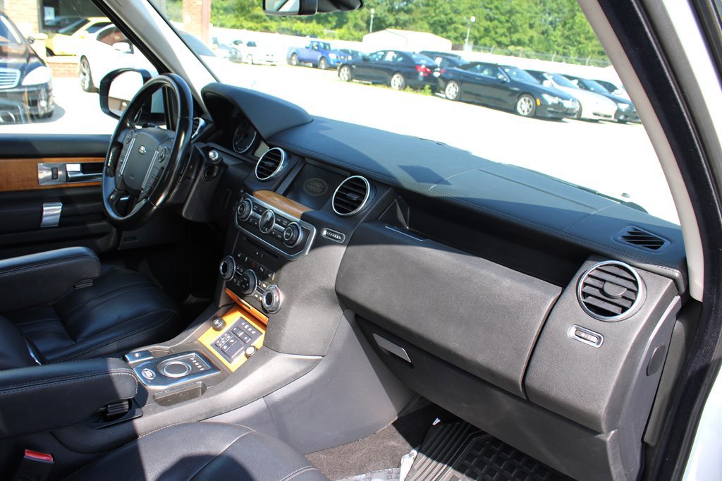 Used 2014 Land Rover LR4 HSE image 17