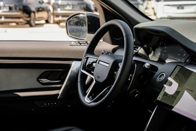 New 2026 Land Rover Discovery Sport Landmark AWD/4WD image 16