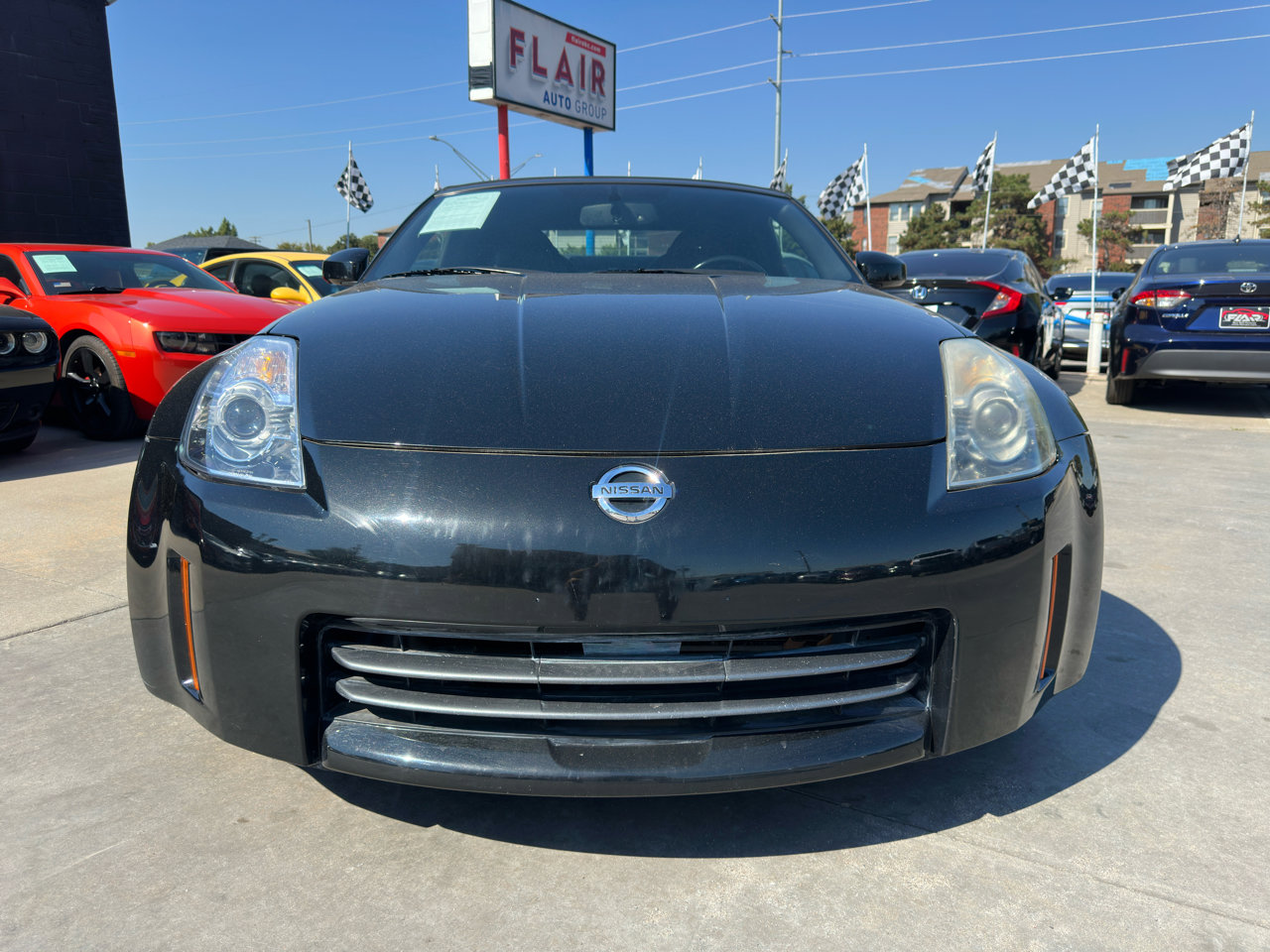 Used 2006 Nissan 350Z Touring image 2
