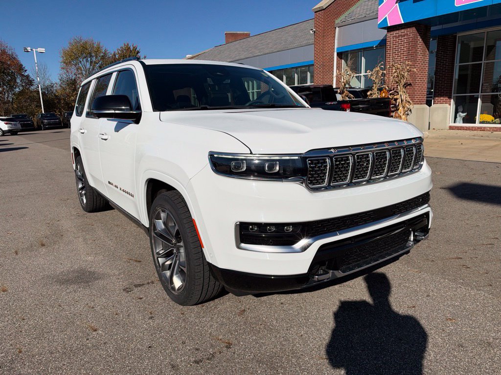 Used 2024 Jeep Grand Wagoneer Series III w/ Rear Seat Video Group 1 AWD/4WD image 5