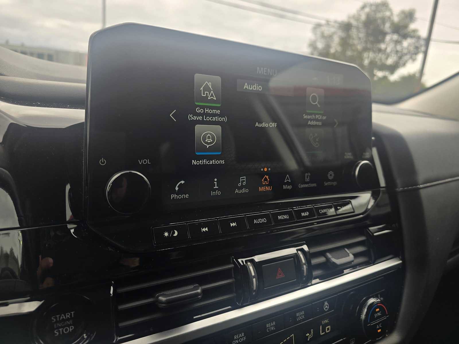 Used 2025 Nissan Pathfinder SL FWD image 28