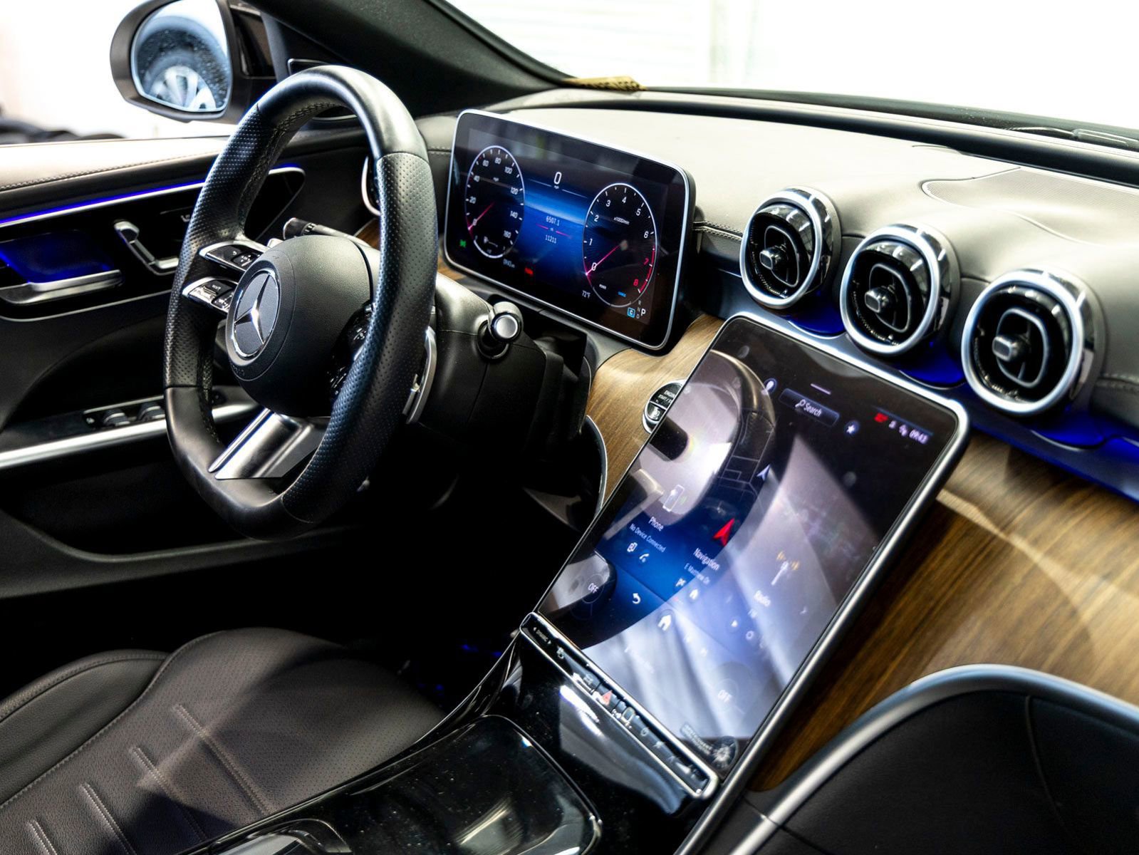 Used 2024 Mercedes-Benz C 300 Sedan image 30