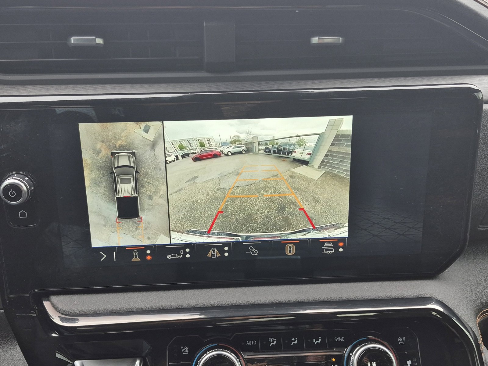 Used 2024 GMC Sierra 1500 AT4 w/ Technology Package image 30