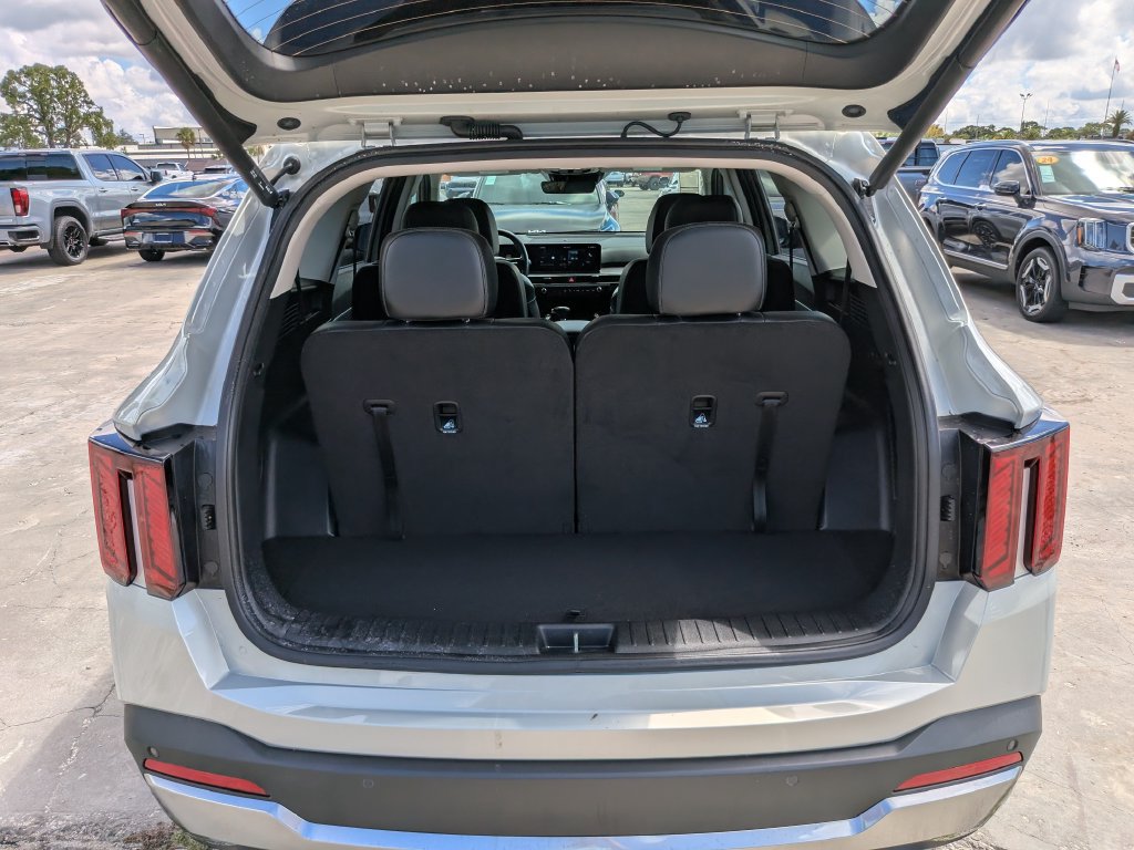 Certified 2026 Kia Sorento EX w/ EX Premium Package FWD image 12