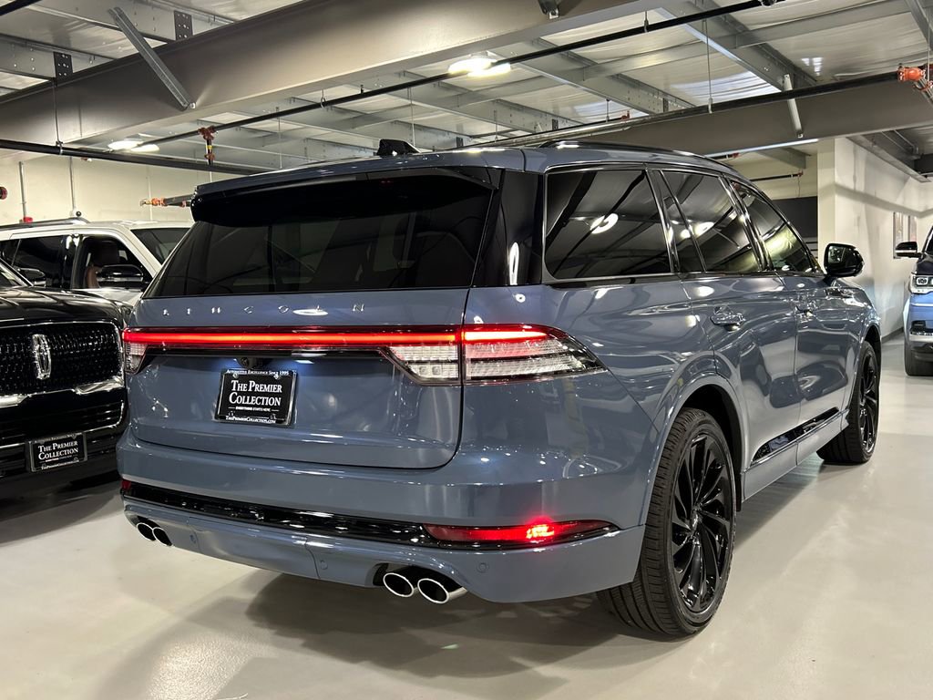 Used 2026 Lincoln Aviator Reserve w/ Jet Appearance Package AWD/4WD image 2
