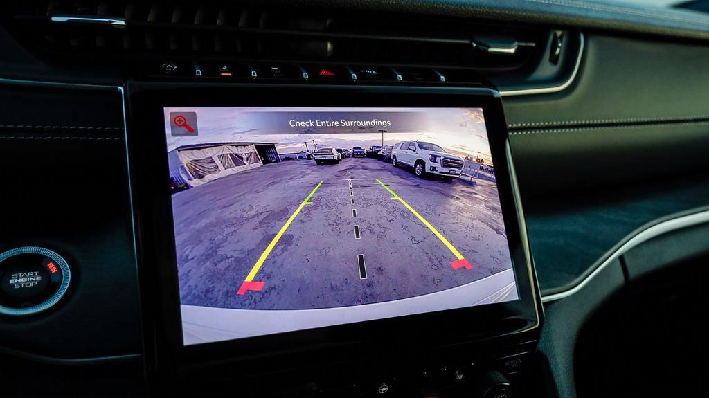 New 2025 Jeep Grand Cherokee Limited w/ Black Appearance Package image 28