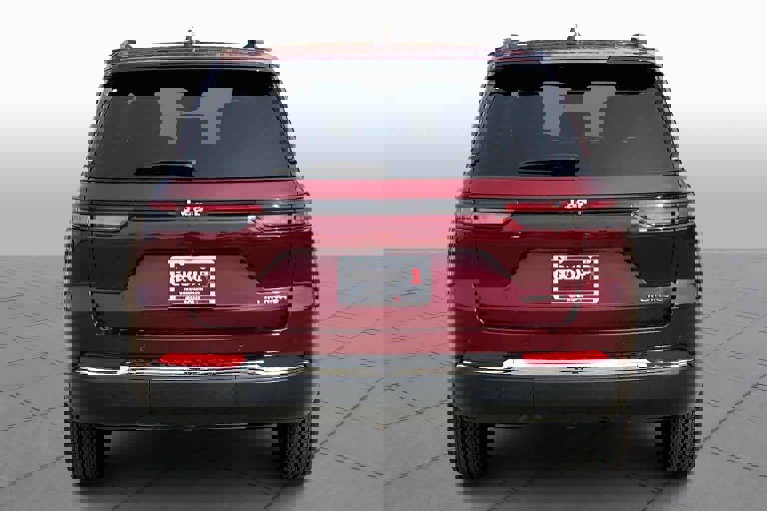 Used 2024 Jeep Grand Cherokee Limited image 5