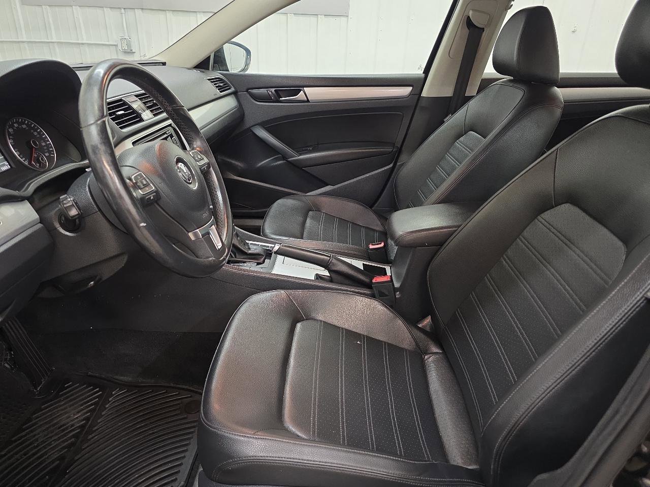 Used 2012 Volkswagen Passat 3.6 SE image 21