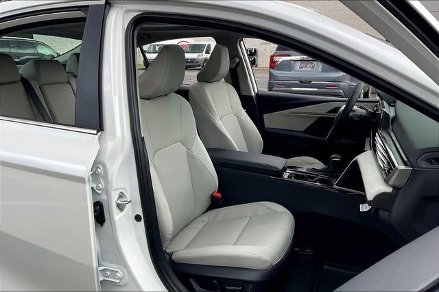 Used 2025 Toyota Camry XLE w/ Premium Plus Package FWD image 7